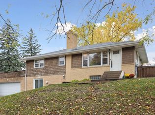 1102 Carlton Dr, Arden Hills, MN 55112