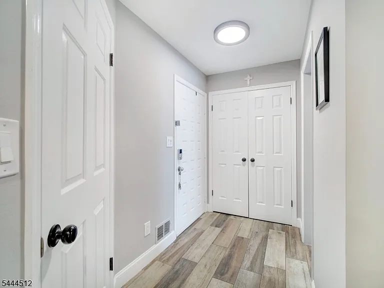 4 Tulip Cres #2B — Photo 11