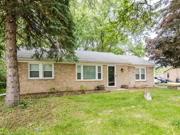 1300 Highway 83, Hartland, WI 53029