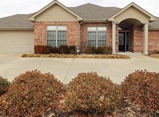 2920 Camelot Dr, Bartlesville, OK 74006