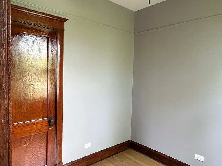 Front Bedroom - ample natural light