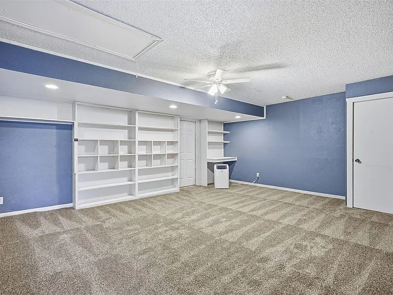 410 Roundabout Dr — Photo 25