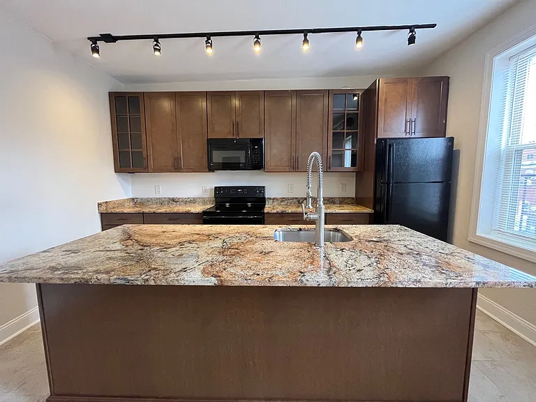 100 S 22nd St #13 — Photo 9