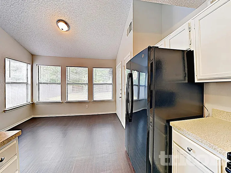4740 Waxwing Dr — Photo 7