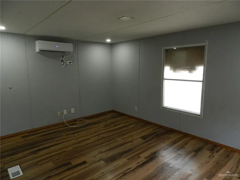 1718 E Juarez Ave NE — Photo 24