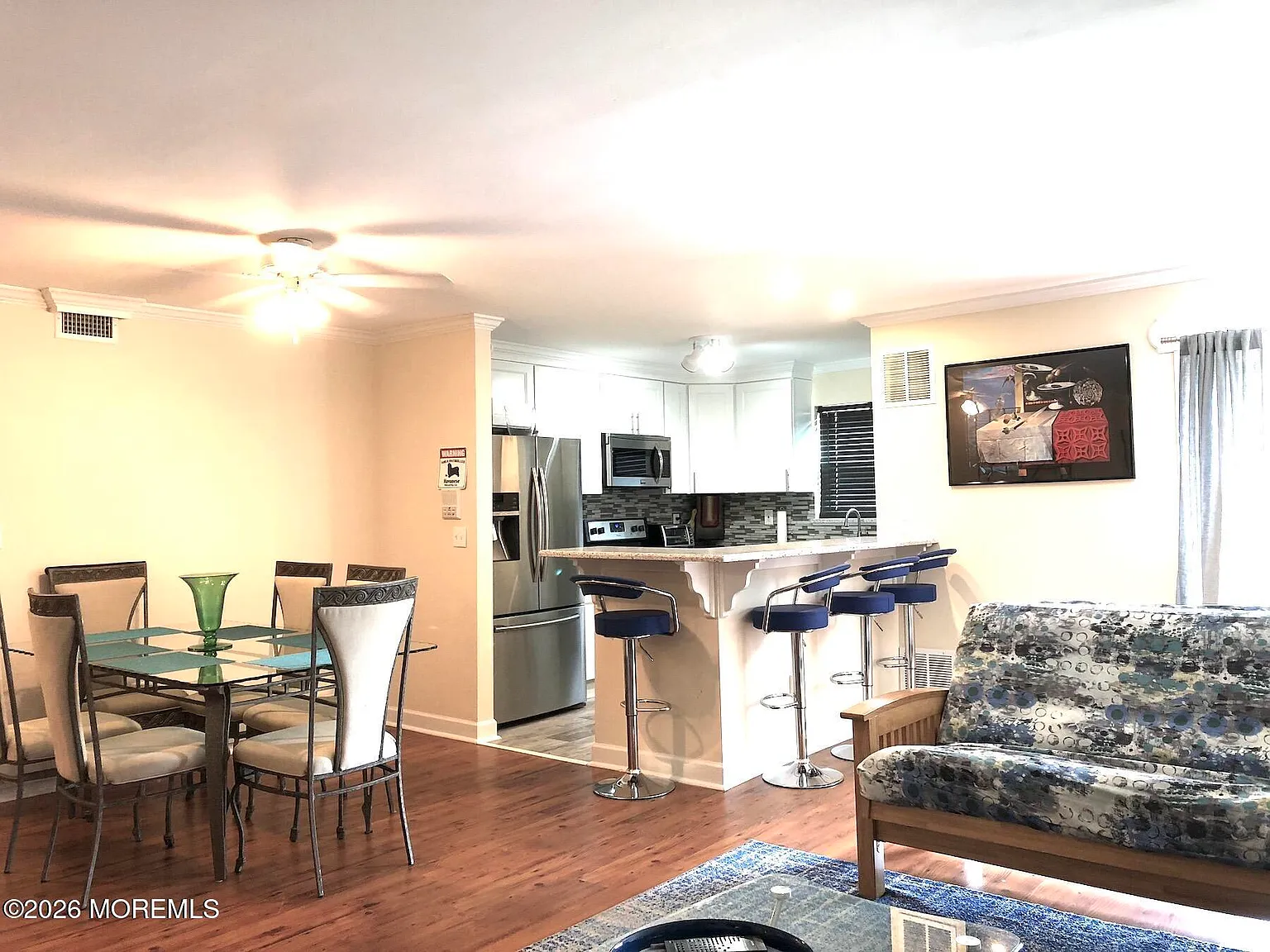 2 bed, 1015 sqft, $1,900 — Photo 2