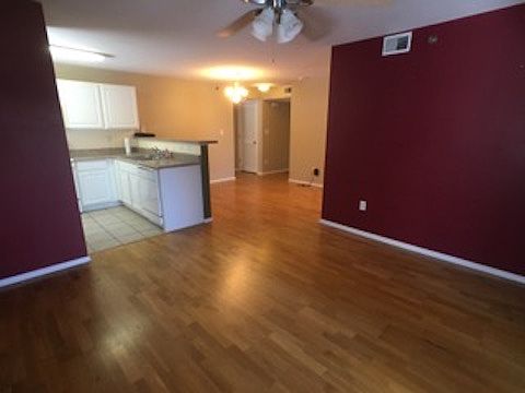 4th image of 1112 Arbor Creek Dr APT 1A