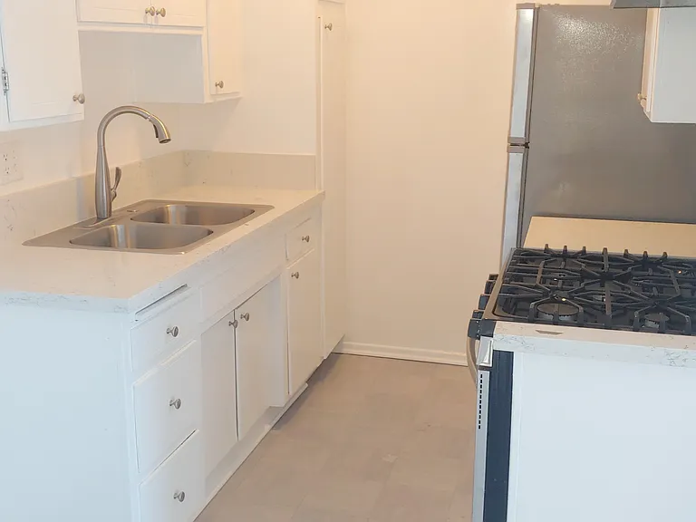 1628 S. Westgate Ave — Photo 21