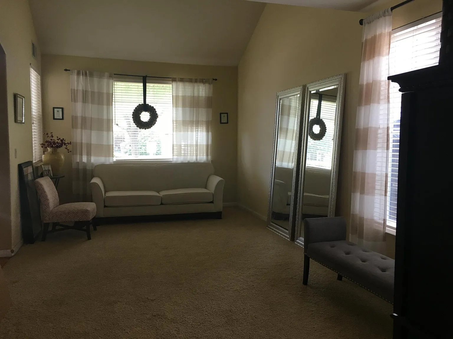 1571 Peony Dr photo 1