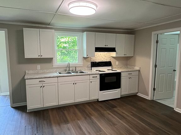 3rd image of 239 Thorn Dr