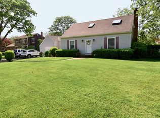 210 Middle Rd, Blue Point, NY 11715