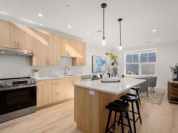 3rd image of 1151 Walnut St #406