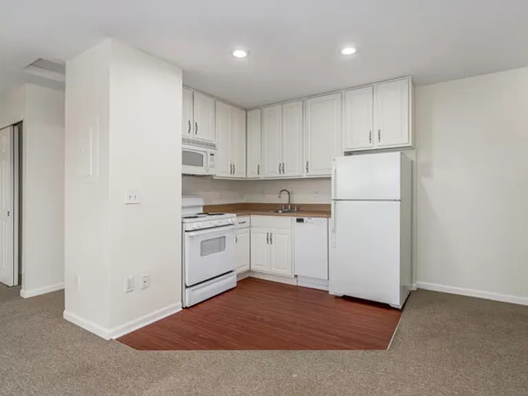 Autumn Chase Apartments — Photo 15
