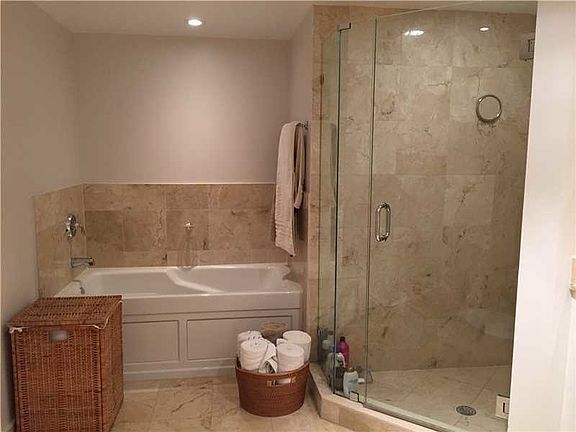 2nd image of 1800 N Bayshore Dr APT 2312