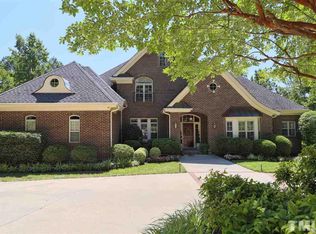 11409 Governors Dr, Chapel Hill, NC 27517