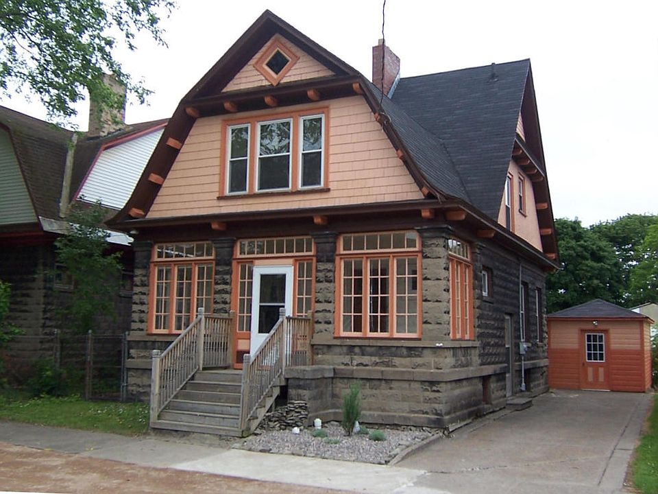 1st image of 316 Sova St
