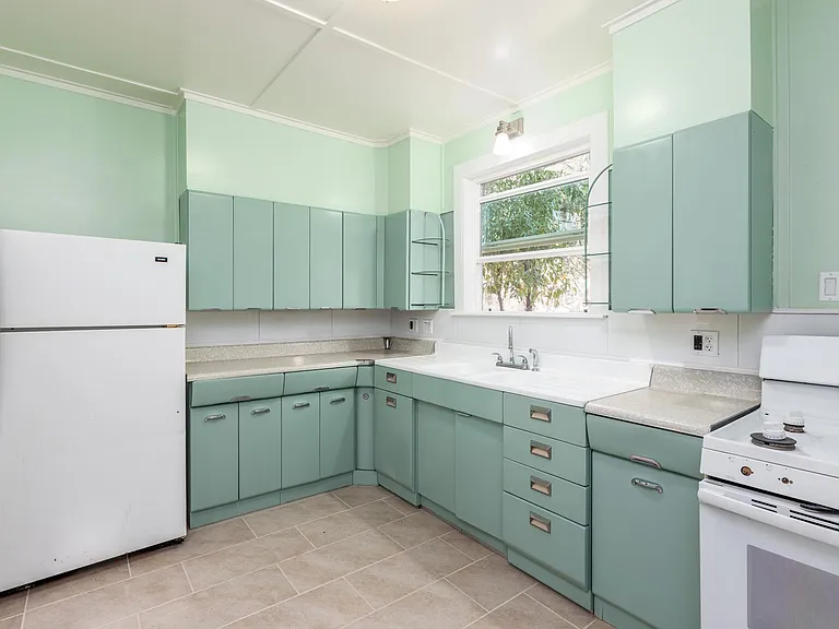1464 S Main St — Photo 11