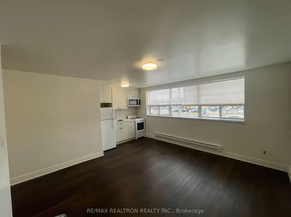 1991 Lawrence Ave E #1, Toronto, ON M1R 2Z2