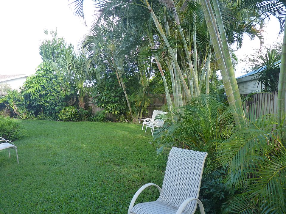 2nd image of 2385 Edgewater Dr