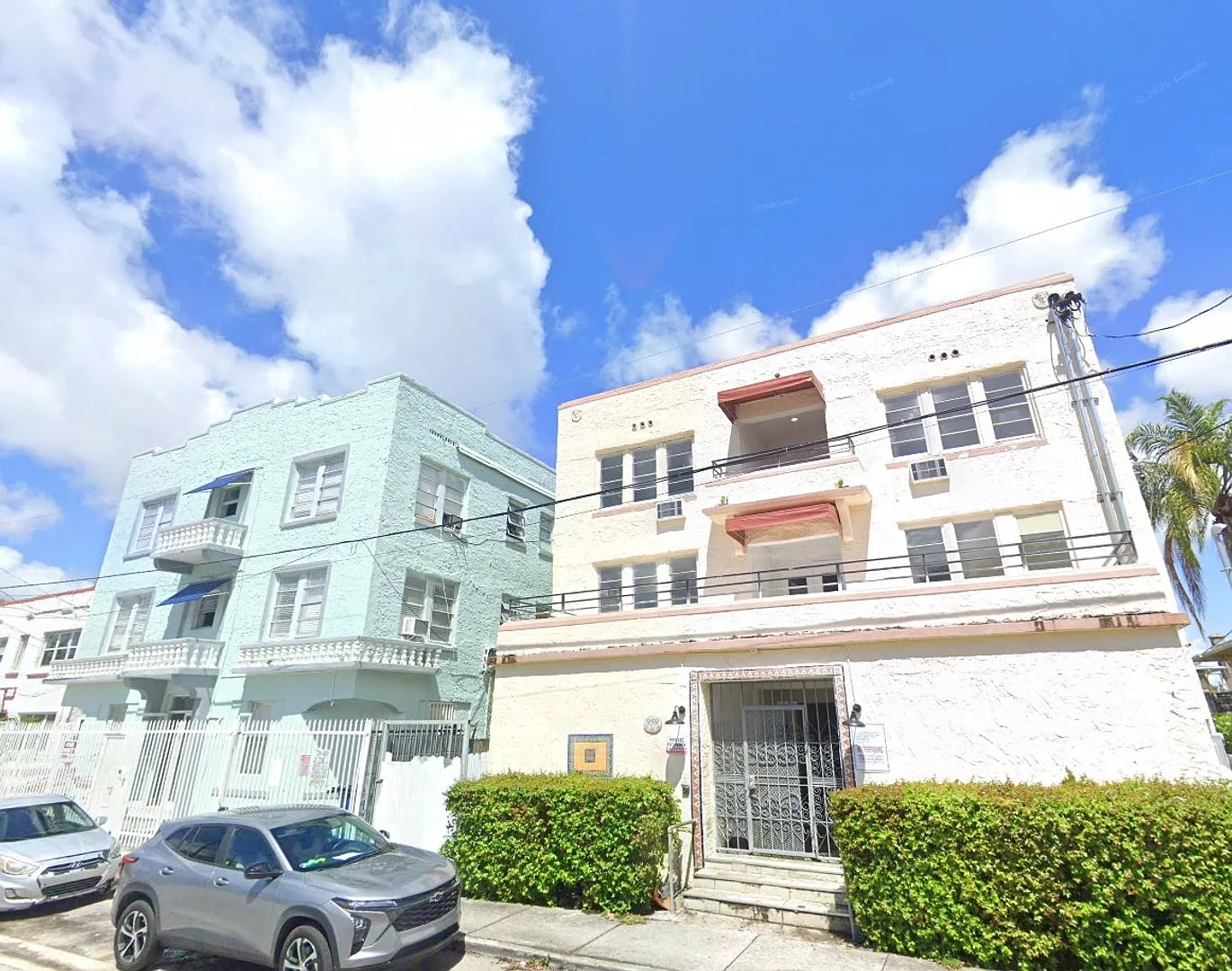 959 Vizcaya Apartments / Brick Five — Photo 1