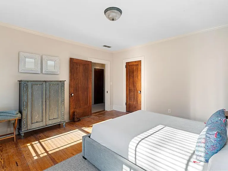 979 Springdale Rd NE — Photo 51