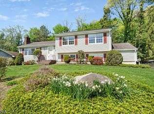 38 Bedford Rd, Hillsdale, NJ 07642