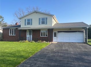 8 Emerald Point, Rochester, NY 14624
