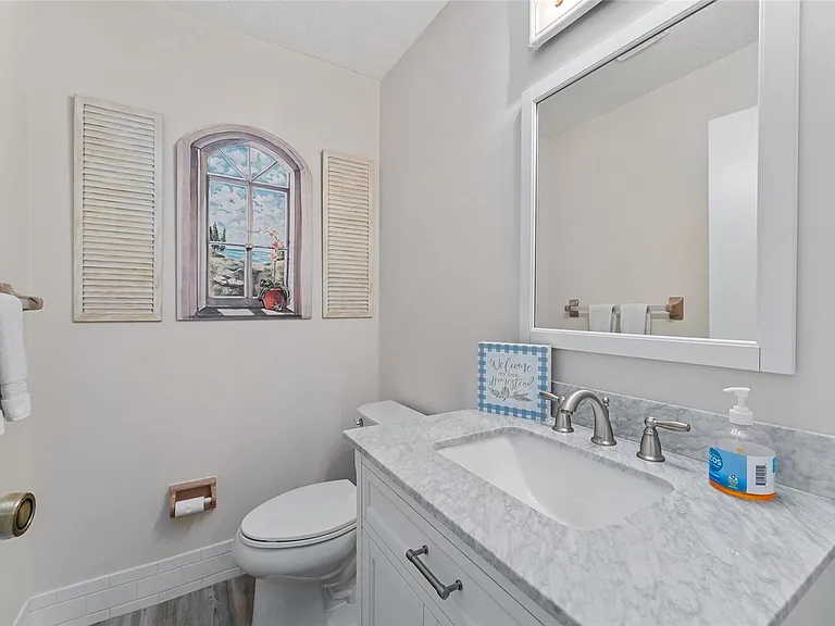 8101 NW 46th St — Photo 36