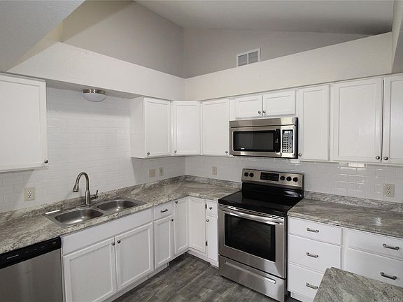 3rd image of 22 Natalie Ln
