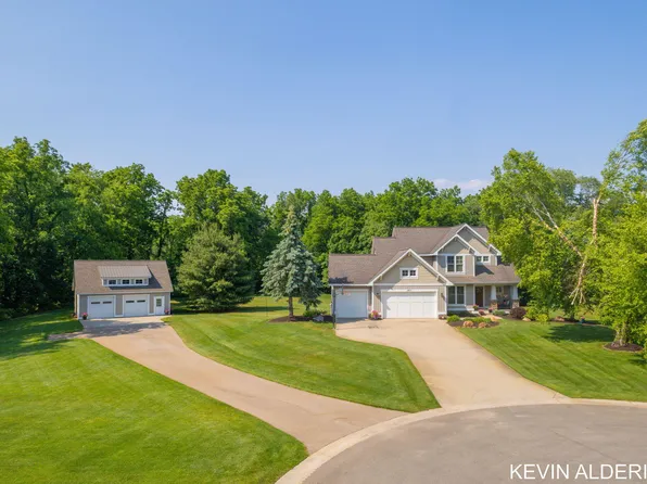 4877 Green Ridge Trl, Hamilton, MI 49419