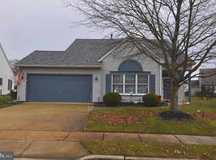 68 Lantern Ln, Columbus, NJ 08022