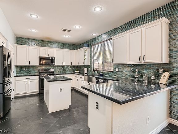 3rd image of 9580 Magnificent Ave