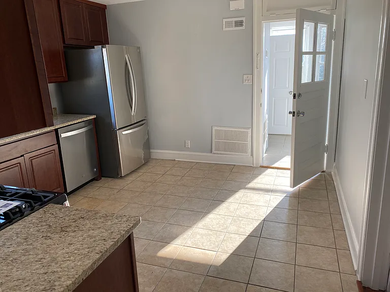 10319 S Christiana Ave #2 — Photo 5