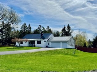 87 Clinton St, New York Mills, NY 13417