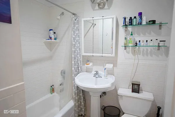 Rented by Citi Habitats | media 10