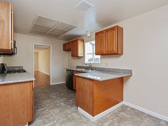 3rd image of 8420 Falkirk Dr
