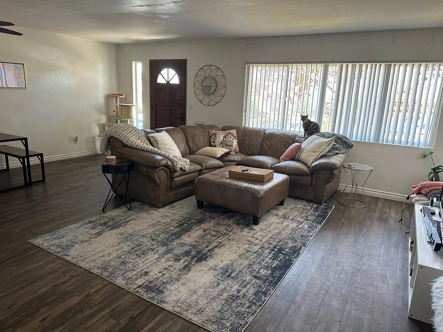 4 bed, 1500 sqft, $6,400 — Photo 4