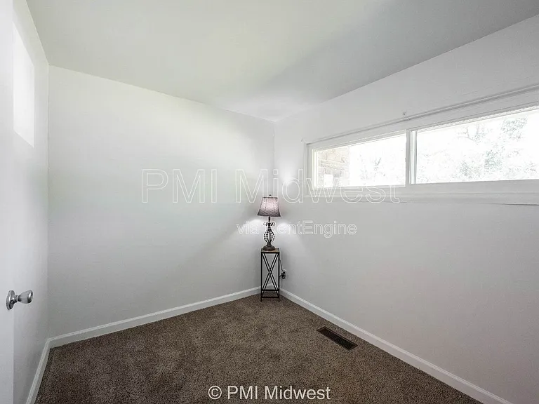 4627 Karen Dr — Photo 10