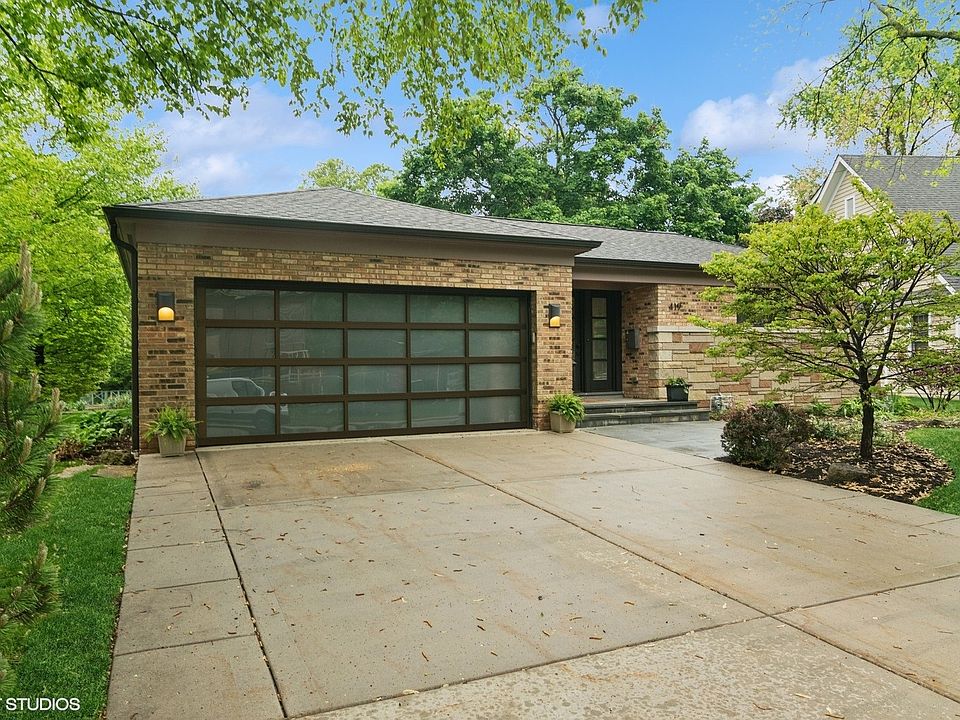 1st image of 419 N Lincoln Ln