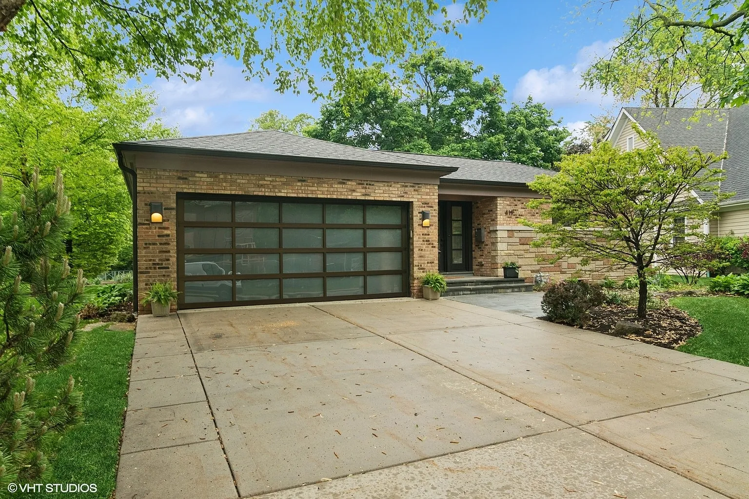 419 N Lincoln Ln photo 1