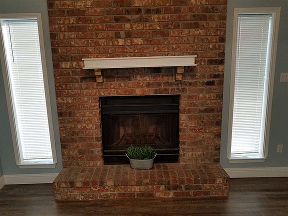 3rd image of 2345 Monica St