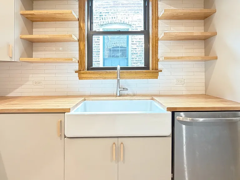 2036 N Sawyer Ave #2 — Photo 6