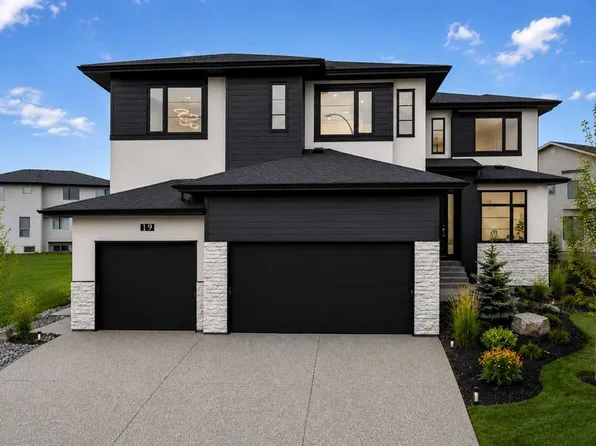 19 NE Rockcliff Ct NW, Calgary, AB T3G 0G6