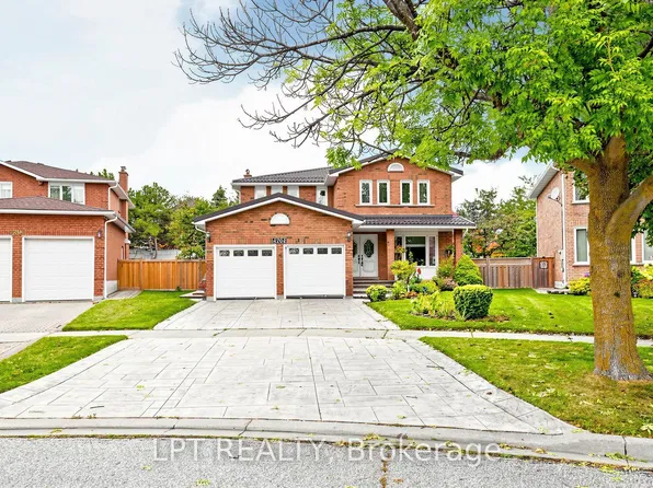 4204 Starlight Cres, Mississauga, ON L4W 4P9