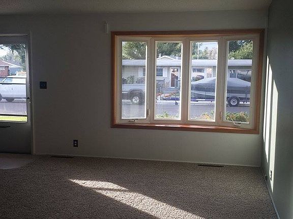 2nd image of 2835 Fleetwood Pl