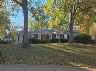 1901 Firethorn Dr, Saint Louis, MO 63131