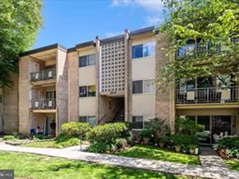 12202 Braxfield Ct #16/228 — Photo 43