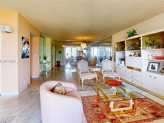 5th image of 2500 Parkview Dr APT 902