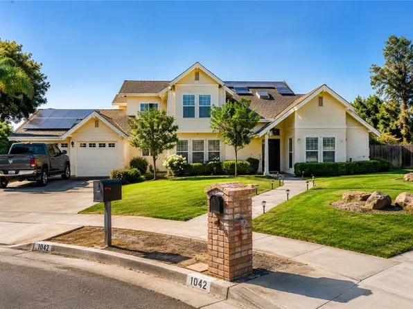 1042 Robinson Ct, Hanford, CA 93230