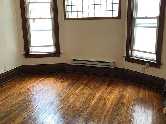 5th image of 951 N Menard Ave #2